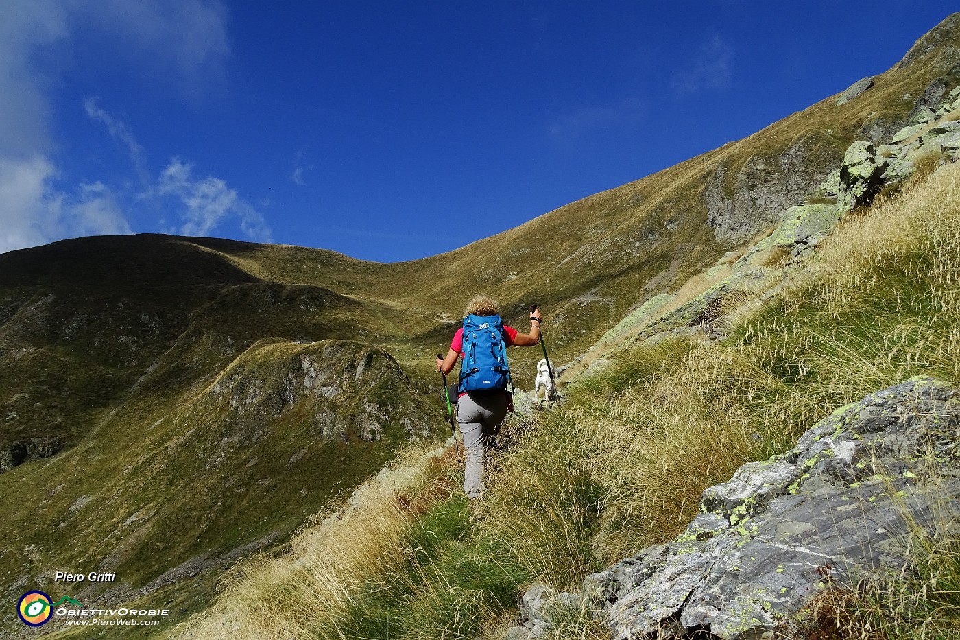 22 Lasciamo il 101 per una traccia verso il Monte di Sopra.JPG